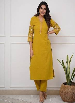 Floral embroidered  cotton kurta & trouser set 2