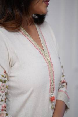 Floral embroidered  cotton kurta & trouser set 3