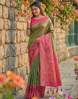 Mehendi green color pochampally silk blend zari woven women's indian saree 1