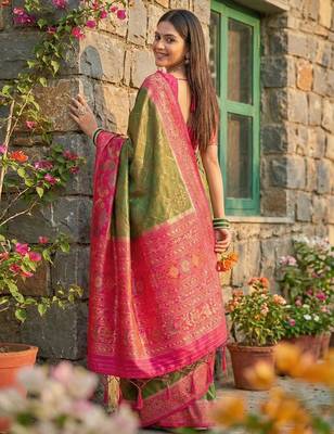 Mehendi green color pochampally silk blend zari woven women's indian saree 3