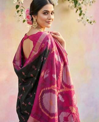 Black color soft silk blend zari woven women's indian saree 2