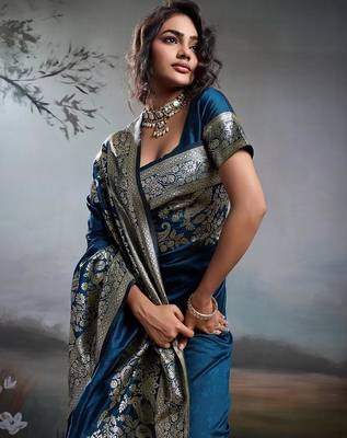 Navy blue color silk blend zari weaving work saree with blouese 3