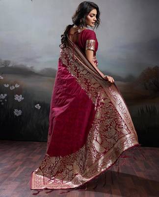 Maroon color silk blend zari weaving work saree with blouese 3