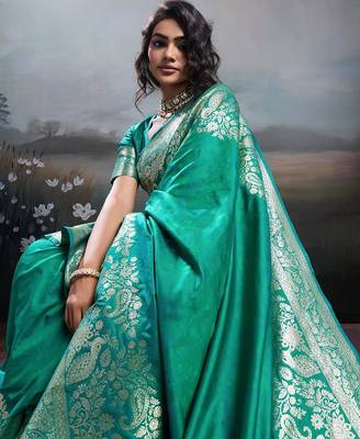 Rama green color silk blend zari weaving work saree with blouese 3