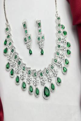 Emerald green cz bridal jewelry set | silver tone wedding necklace 4