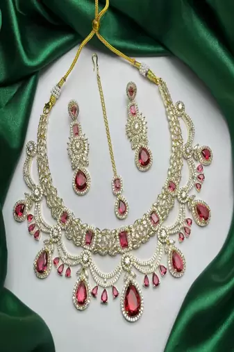 Red stone kundan bridal jewelry set | choker necklace, maang tikka