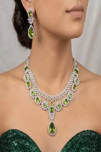 Emerald green bridal jewelry set|silver-plated necklace, earrings, maangtika
