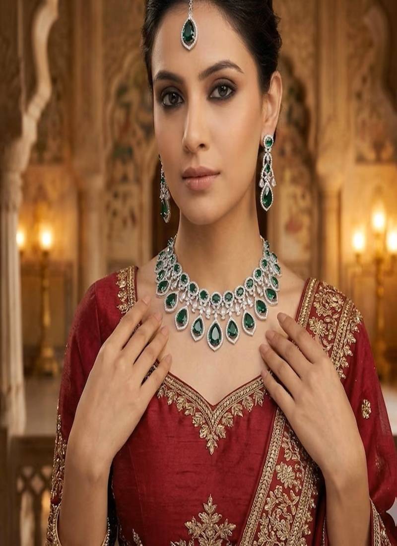 Emerald green kundan necklace set with maang tika, earrings