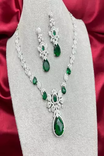 Emerald green crystal jewelry set | silver plated bridal necklace earrings