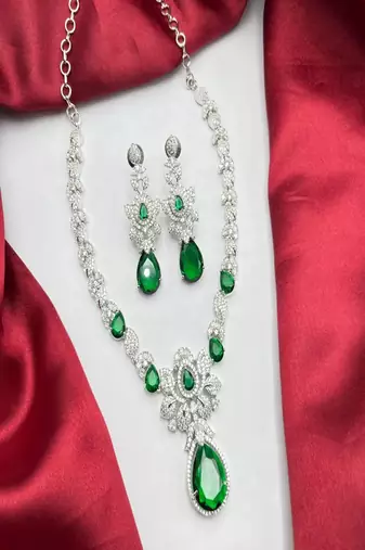 Emerald green crystal jewelry set | silver plated bridal necklace earrings