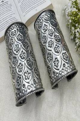 Oxidised silver hand cuff bracelet (set of 2) for women, wide floral vintage engraved statement cuff 4