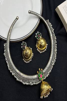 Oxidised silver hasli necklace set with golden jhumka pendant|kundan studded traditional indian bridal choker 3