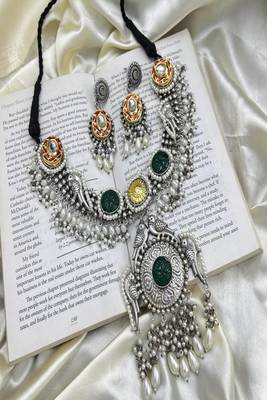 Oxidized silver indian jewelry set: kundan, pearl & peacock 3