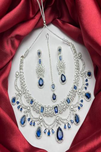 Blue stone indian bridal jewelry set: silver kundan necklace, earrings, maangtika
