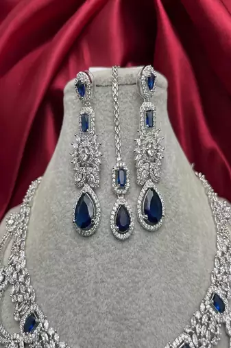 Blue stone indian bridal jewelry set: silver kundan necklace, earrings, maangtika