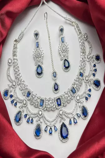 Blue stone indian bridal jewelry set: silver kundan necklace, earrings, maangtika