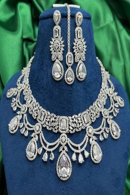 Silver cz bridal jewelry set: choker necklace, earrings, maang tikka 3