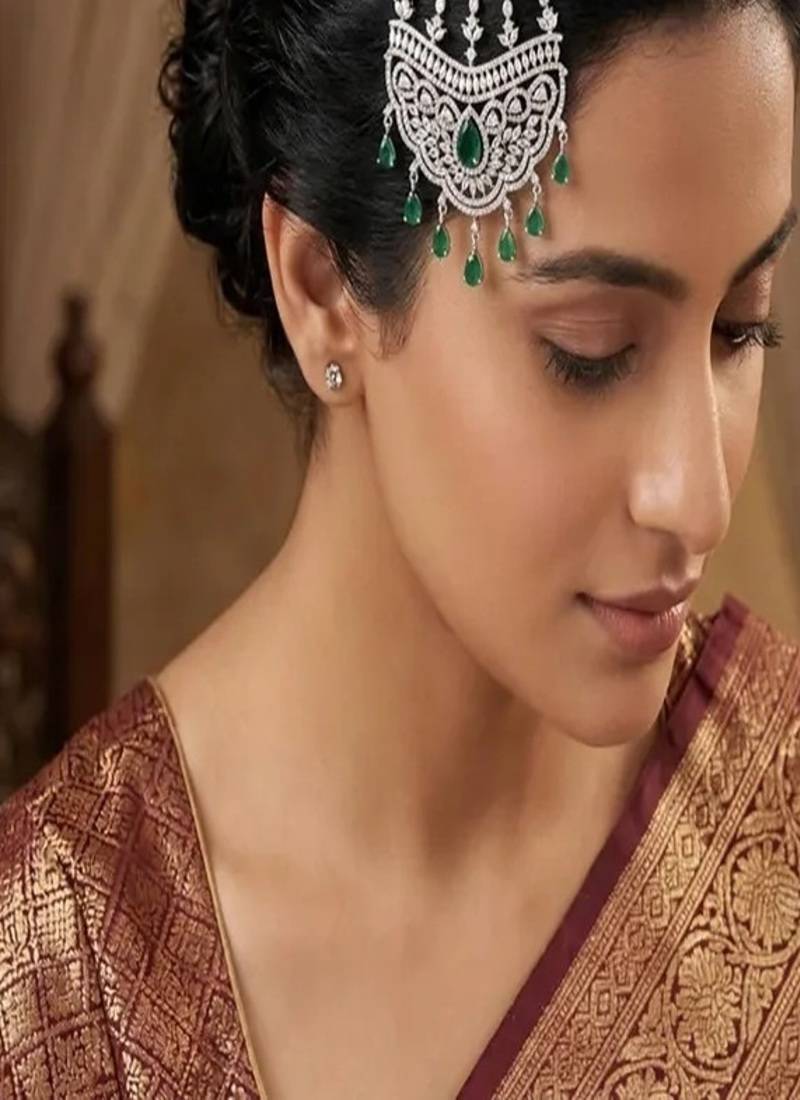 Mughal style jhoomar passa | emerald cubic zirconia bridal headpiece