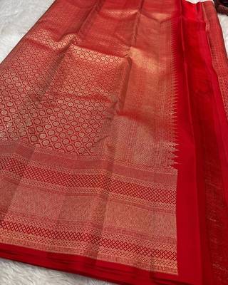 Banarasi Soft Silk Red Color Woven Women's Saree With Blouse Set 4