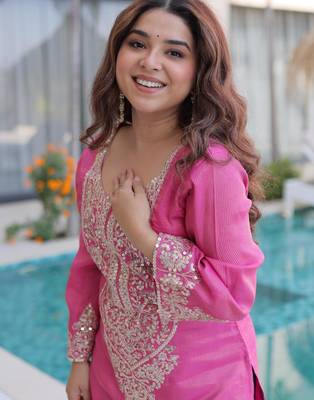 Pink viscose sequins & coding zari embroidered kurta with pant and designer batwa 3