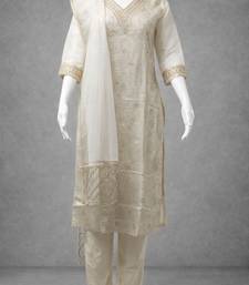 Label divine attire women off white silk blend jacquard embroidered kurta pant set with net dupatta