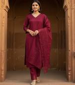 Label divine attire women wine silk blend embroidered kurta pant set with organza dupatta