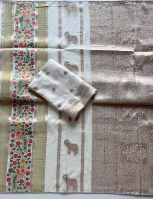 White Color Jari Jaqurad Weaving With Minakari Jaal Work georgettete Saree 2