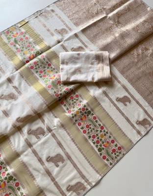 White Color Jari Jaqurad Weaving With Minakari Jaal Work georgettete Saree 3