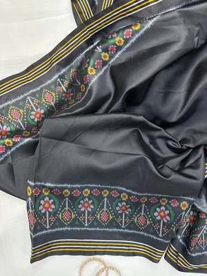 Balck Color Patola-Style Figure Print And Zari Lining Stripe Border art silk saree 4