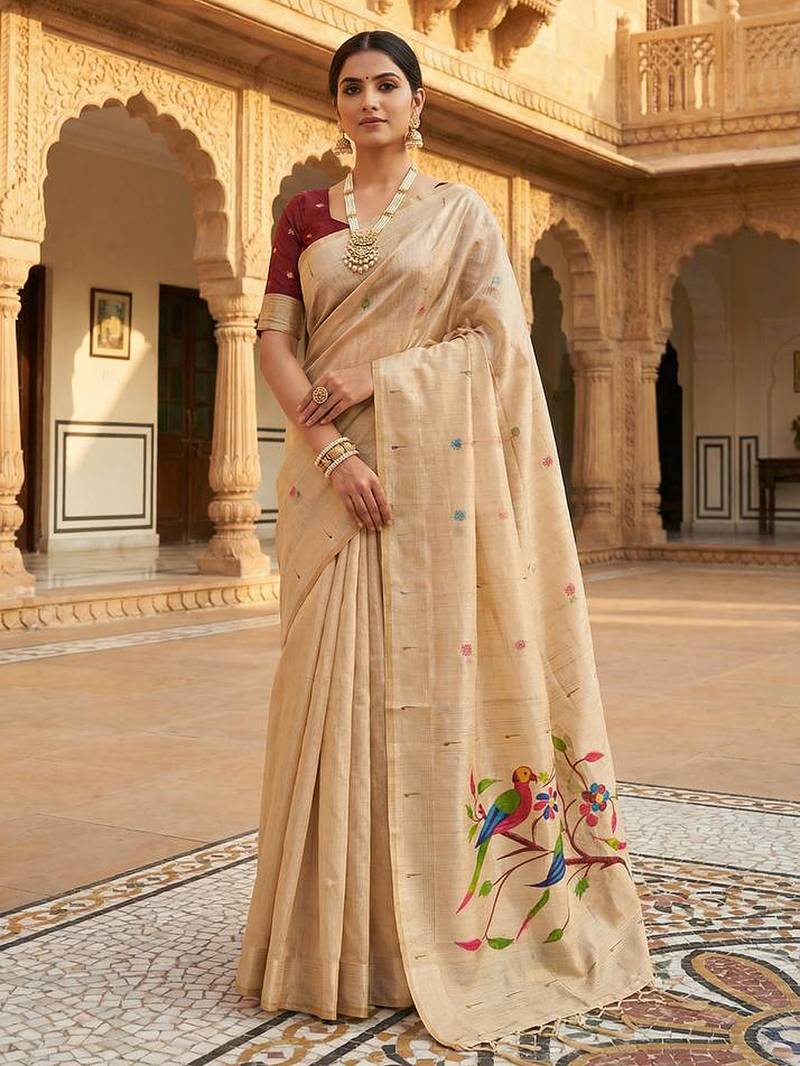 Women's beige floral printed cotton saree with unstiched blouse piece