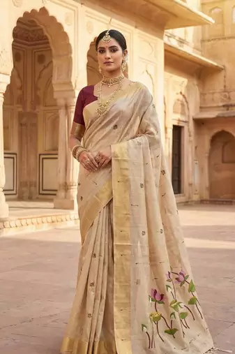 Women's beige floral printed cotton saree with unstiched blouse piece