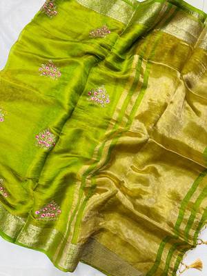 Parrot Green Color Zari Border And Lagdi Pallu art silk saree 3