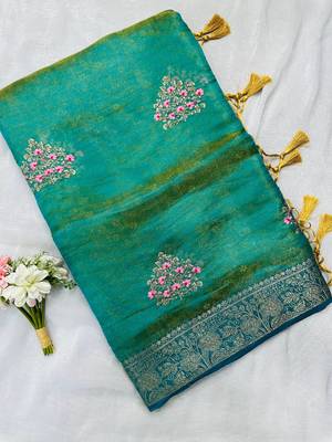 Peacock Green Color Zari Border And Lagdi Pallu art silk saree 1