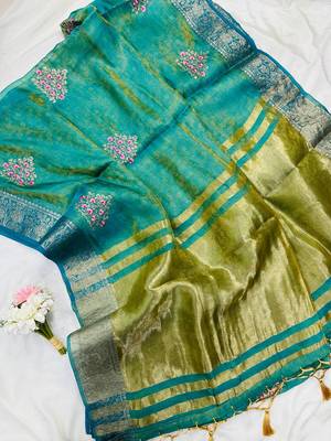 Peacock Green Color Zari Border And Lagdi Pallu art silk saree 2