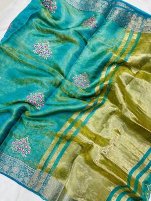 Peacock Green Color Zari Border And Lagdi Pallu art silk saree 3