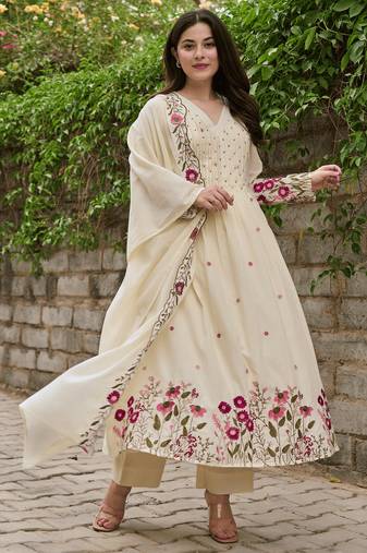 Label divine attire women off white chanderi silk kurta pant dupatta set with floral thread work