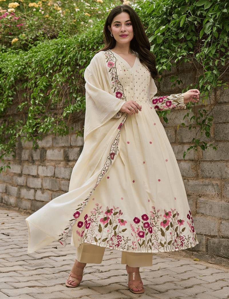 Label divine attire women off white chanderi silk kurta pant dupatta set with floral thread work