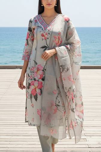 Label divine attire women off white rayon kurta pant dupatta set with lace work