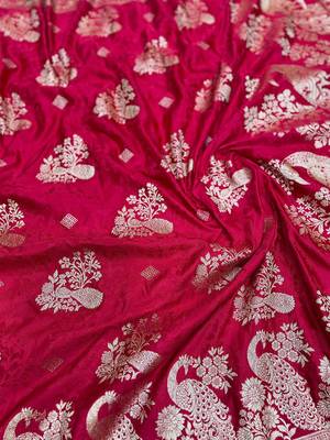 Red Color Jaqurad Weveing Work Satin Silk Saree 4