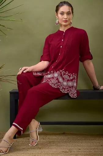Label divine attire women’s red viscose rayon thread work kurta pant set with collar neck
