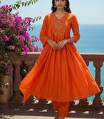 Label divine attire women orange silk blend embroidered kurta pant dupatta set
