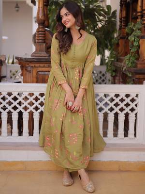 Tantalizing Pista Green Floral Embroidery Chanderi Mehendi Wear Pant Suit 4
