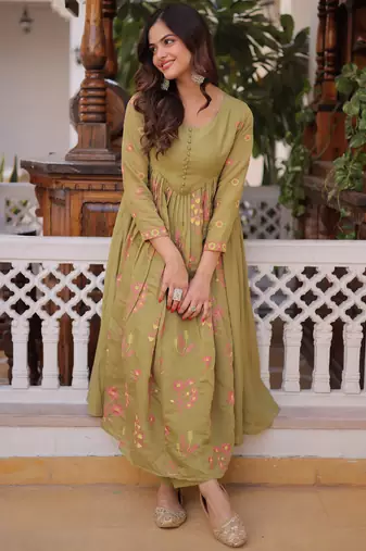 Tantalizing Pista Green Floral Embroidery Chanderi Mehendi Wear Pant Suit