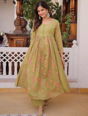 Tantalizing Pista Green Floral Embroidery Chanderi Mehendi Wear Pant Suit 6