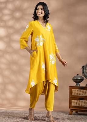 Yellow chanderi silk floral print kurta set 2