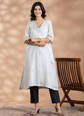 Grey chanderi silk floral print kurta set 2