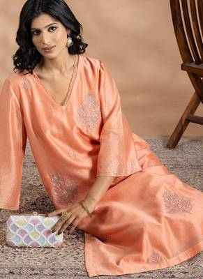 Peach chanderi silk floral print kurta set 5