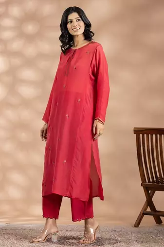 Red art silk floral print kurta set