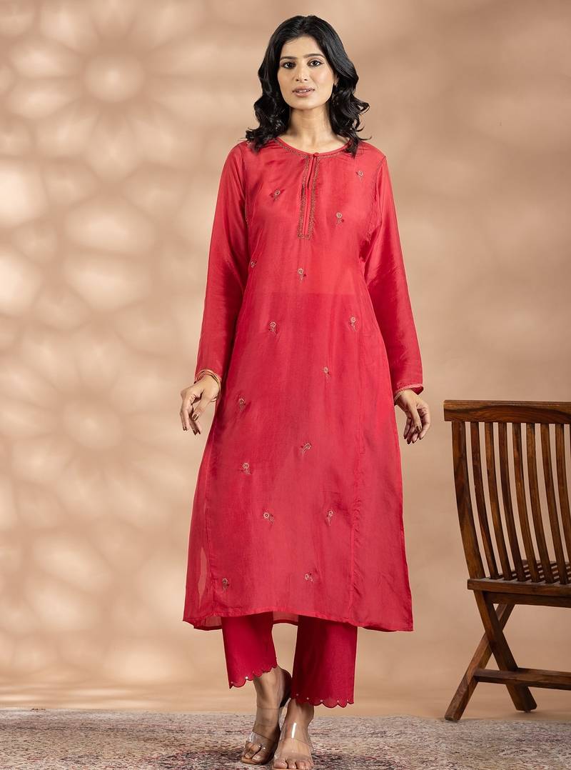 Red art silk floral print kurta set