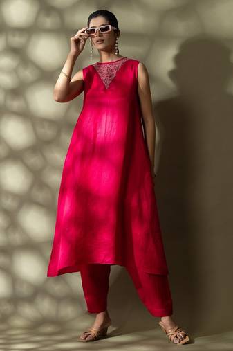 Pink satin floral print kurta set